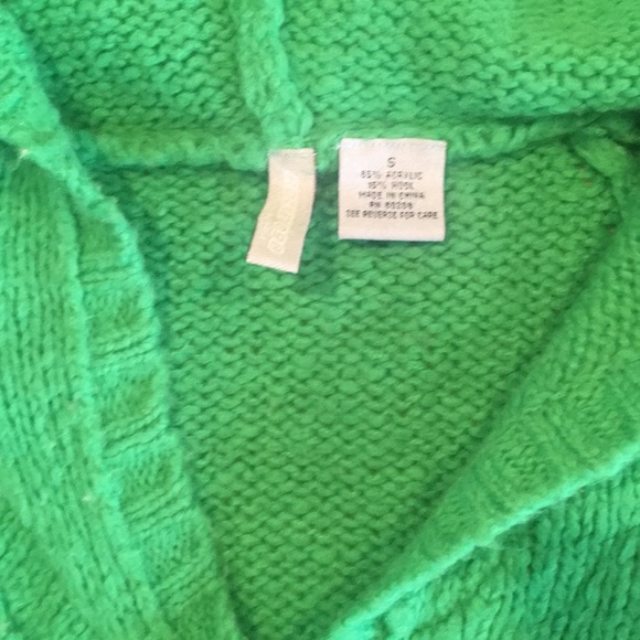 Small crop sweater in unique green color ! - Picture 5 of 8